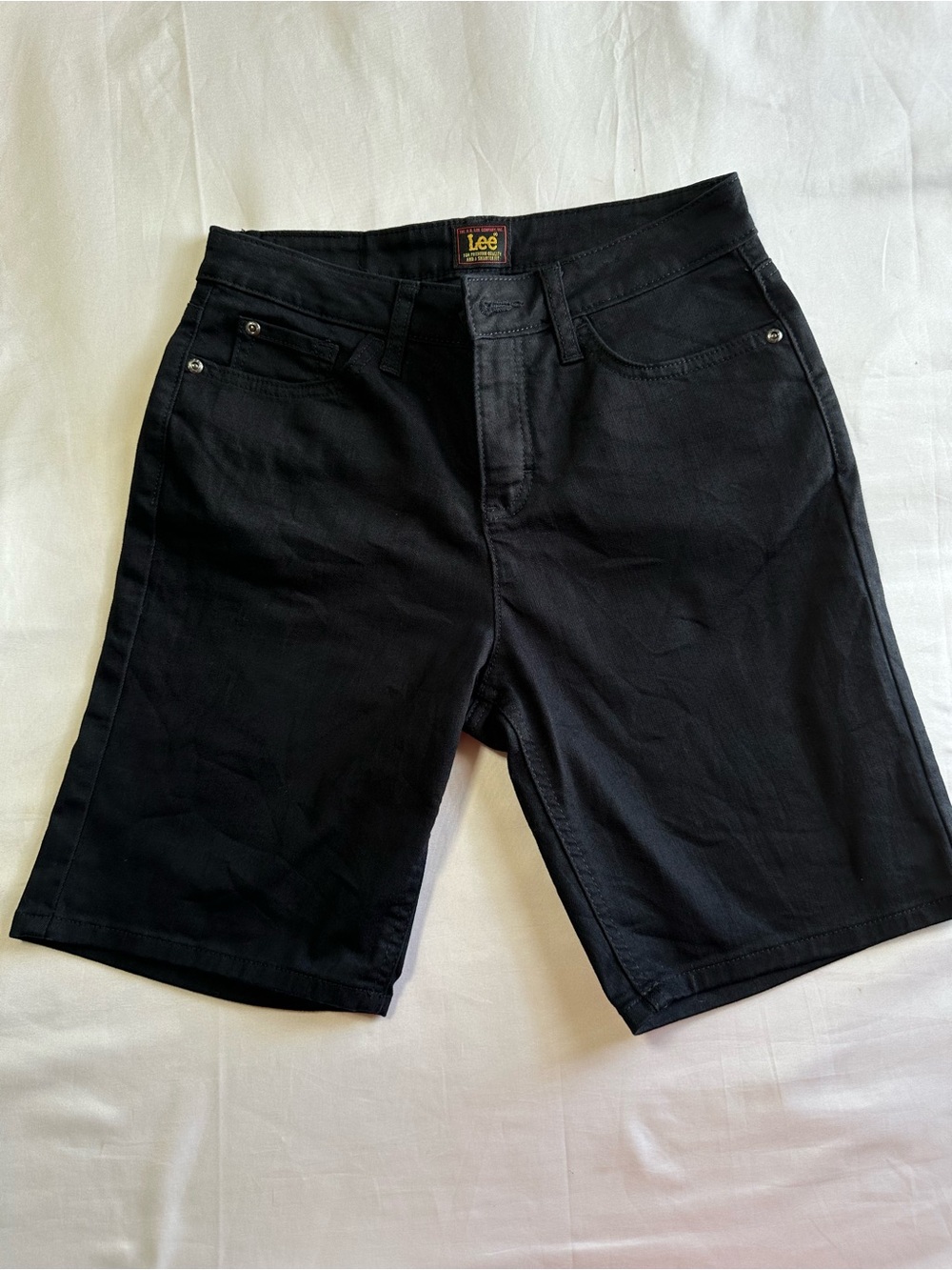 Lee Women’s Black Bermuda Shorts Size 4 Medium Stretch